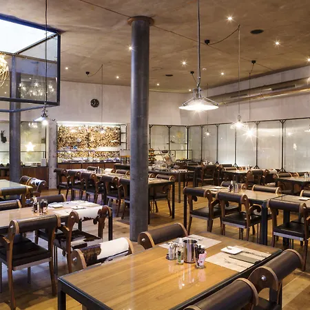 ホテル Matterhorn Focus Design 4*